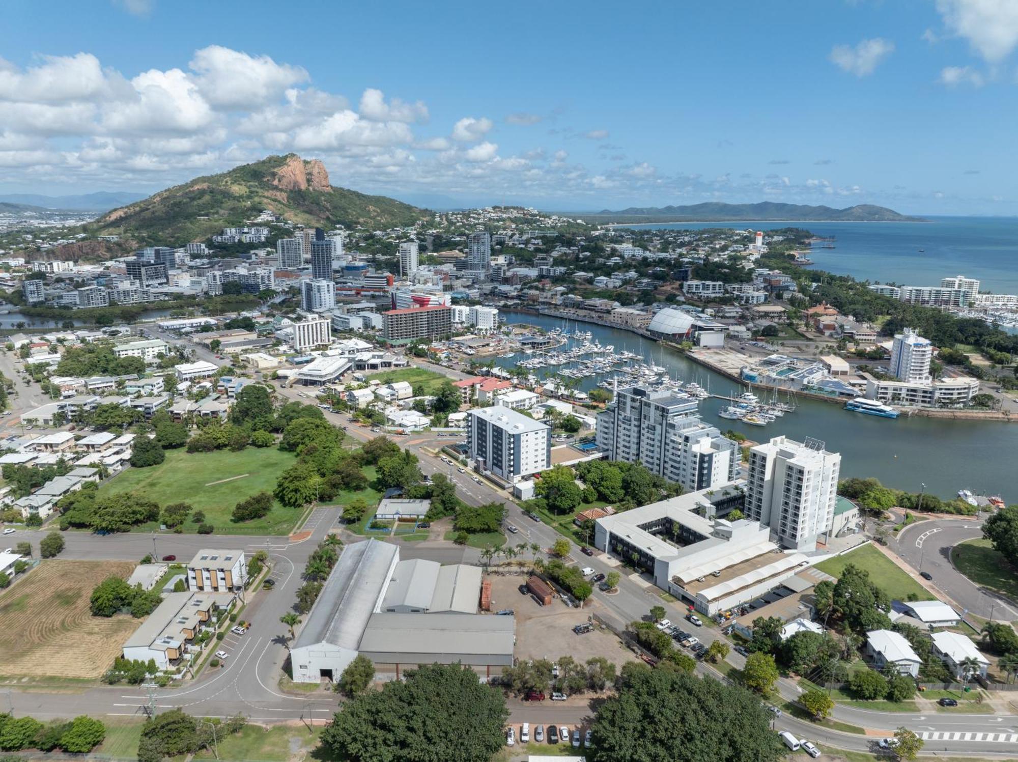 Oaks Townsville Metropole Hotel Dış mekan fotoğraf